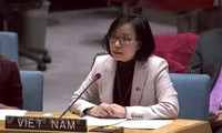 Nguyên Phuong Tra rencontre un groupe d’étudiants d’une école militaire américaine