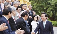 Rencontre de Vo Van Thuong avec les délégués du Congrès des sciences cardiovasculaires de l'Asie du Sud-Est