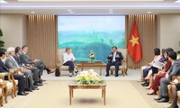 Françoise Barré-Sinoussi reçue par Pham Minh Chinh 