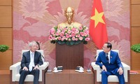 Trân Quang Phuong reçoit Teo Chee Hean à Hanoï