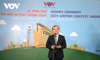 VOV: Remise des prix du concours de connaissance sur la radio de 2024