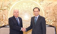 Lê Hoài Trung rencontre Mauro Vieira