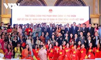 Pham Minh Chinh rencontre la communauté vietnamienne aux Émirats arabes unis