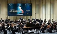 Deux pianistes, vietnamien et américain, rendent hommage à Chopin lors d’un concert à Hanoï