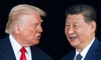 Le président américain Donald Trump s’entretient par téléphone avec le président chinois Xi Jinping