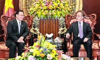 พัฒนาความสัมพันธ์มิตรภาพระหว่างเวียดนามกับกัมพูชา