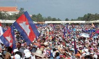 ฝ่ายค้านกัมพูชาประกาศหยุดการชุมนุมประท้วงชั่วคราว