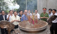 ประธานแนวร่วมปิตุภูมิเวียดนามเหงียนเถี่ยนเญินลงพื้นที่จังหวัดฟู้เถาะ