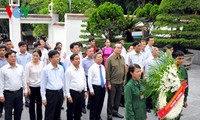 ประธานแนวร่วมปิตุภูมิมอบของขวัญให้แก่ครอบครัวทหารพลีชีพเพื่อชาติ