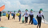 บริษัท ซี.พี.เวียดนาม คอร์ปอเรชั่น ร่วมจัดกิจกรรมเก็บขยะชายหาดทะเลในจังหวัดวุ่งเต่า