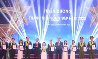 พิธีมอบรางวัล “Youth Living Beautifullyปี 2023”