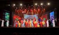 Hanoi arts programme praises Party’s leadership