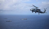 Australian navy sails through East Sea