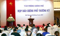 Thủ tướng  yêu cầu Ngân hàng tiếp tục hạ lãi suất cả huy động và cho vay