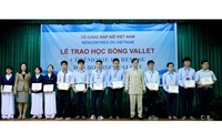 Tặng 174 suất học bổng Odon Vallet cho học sinh - sinh viên Tây Nguyên, Nam Trung bộ 