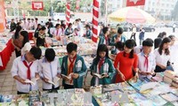 Khai mạc Hội sách Đất Tổ và Triển lãm ảnh nghệ thuật năm 2018