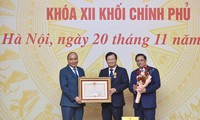 Khen thưởng và quyết định nghỉ hưu cho 10 Ủy viên Trung ương Đảng khóa XII khối Chính phủ