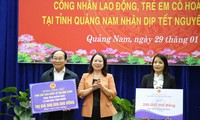 Phó Chủ tịch nước Võ Thị Ánh Xuân thăm, tặng quà gia đình chính sách tỉnh Quảng Nam