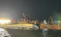 Đã cứu 10 người, vớt được 20 thi thể nạn nhân vụ chìm tàu tại Hạ Long