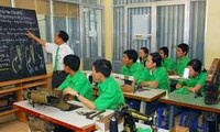 Nâng cao năng lực dạy nghề ở các trung tâm cho phụ nữ Việt Nam