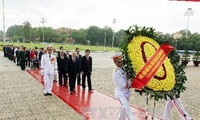 Lãnh đạo Đảng, Nhà nước vào Lăng viếng Chủ tịch Hồ Chí Minh