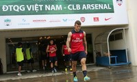 Arsenal bất ngờ tập kín ở Mỹ Đình 