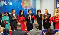 Triển lãm ảnh “ASEAN - 48 năm hòa bình, phát triển và 20 năm Việt Nam gia nhập ASEAN” 