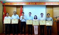 Cụm cơ quan thường trú trong nước VOV ký giao ước thi đua năm 2016