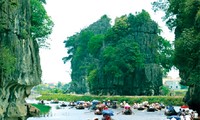 ล่องเรือชมความสวยงามของตามก๊ก-บิ๊กด่ง