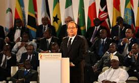 President Hollande: French troop to continue its mission in Mali