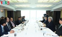 Prime Minister Nguyen Xuan Phuc meets with Japanese investors 