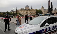 Four killed in knife attack at Paris police headquarters