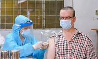 HCM City to vaccinate foreigners against COVID-19