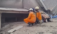 Indonesia: Semeru volcano erupts again, hindering rescue work