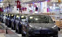 Tesla recalls almost half a million electric cars over safety issues