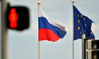 EU extends sanctions against Russia