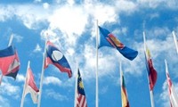 ASEAN, India discuss stronger economic cooperation