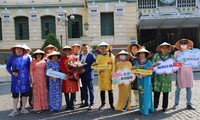 First Chinese tour group visits HCM City after COVID-19 