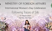 Vietnamese culture and silk are topics of event dedicated to women