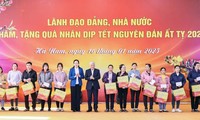 Vietnam Fatherland Front raises 189 million USD for poor people during Tet