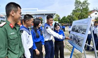 Naval Region 2 displays photos of Paracel, Spratly islands