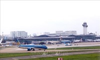 Tan Son Nhat airport sets record by serving 160,000 passengers a day
