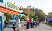 Voters on Hon Khoai island cast early ballots