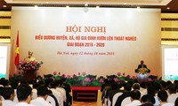 Phó Thủ tướng Vương Đình Huệ biểu dương huyện, xã, hộ gia đình vươn lên thoát nghèo giai đoạn 2016 - 2020 