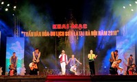  Sắc màu các dân tộc Sơn La rộn ràng tại Hà Nội