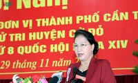 Chủ tịch Quốc hội tiếp xúc cử tri tại huyện Cờ Đỏ, TP. Cần Thơ