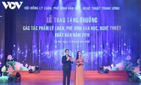 Trao thưởng 15 tác phẩm lý luận, phê bình văn học, nghệ thuật xuất bản xuất sắc năm 2019