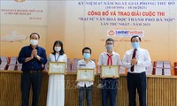 Trưng bày sách và trao giải Đại sứ văn hoá đọc