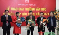 Hội Nhà văn Việt Nam trao Giải thưởng Văn học năm 2021