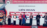 Liên hoan trình diễn trang phục các dân tộc thiểu số khu vực phía Bắc lần thứ nhất        